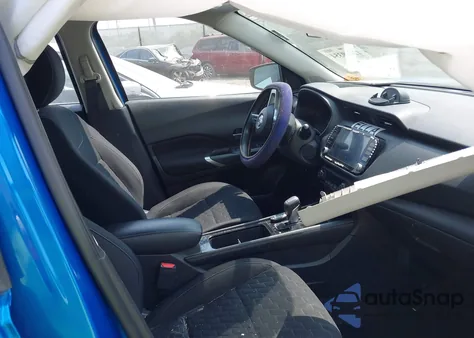 2021 Nissan Kicks Sv Xtronic Cvt z USA, uszkodzony, nr VIN 3N1CP5CV3ML547062